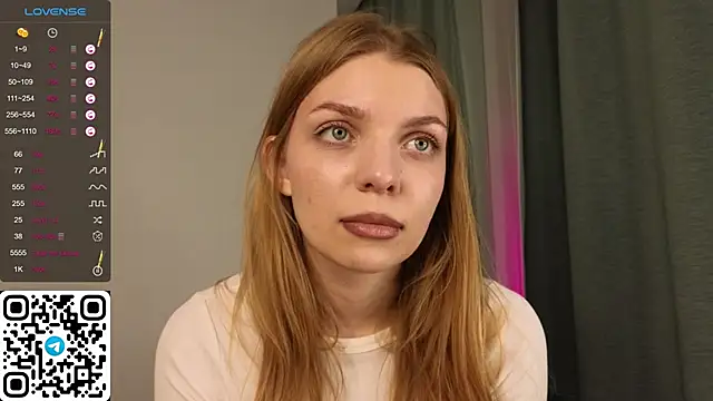 ElswythDecoursey online show from January 28, 5:03 pm