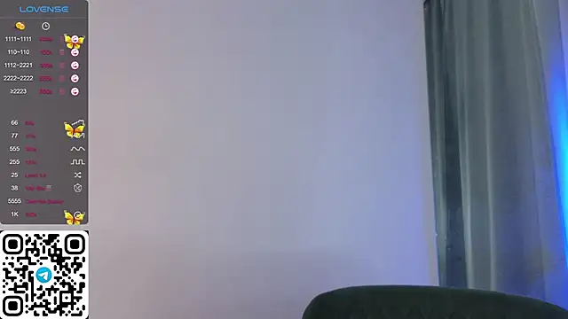 ElswythDecoursey online show from February 5, 12:20 am