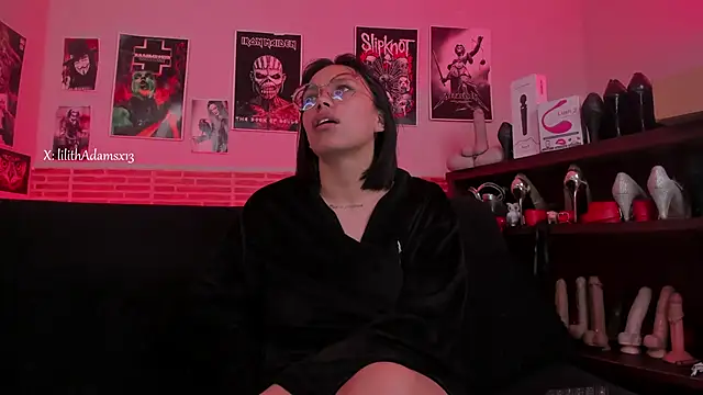 lilith-deveraux online show from October 15, 1:44 pm