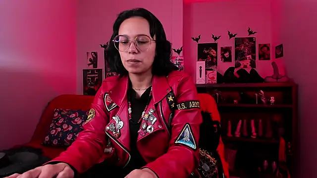 lilith-deveraux online show from December 3, 1:31 pm