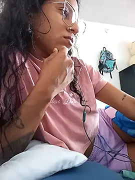 Karii-R online show from November 10, 1:21 pm