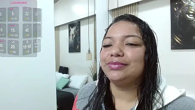 virtual charm online show from January 18, 2:02 pm