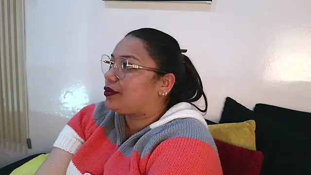 virtual charm online show from January 31, 7:11 pm