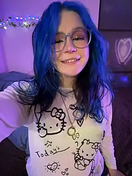 Snapshot of MaddisonHaas chatting on October 12, 12:20 am MaddisonHaas online show from October 12, 12:20 am