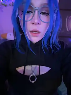 Snapshot of MaddisonHaas chatting on October 13, 12:43 am MaddisonHaas online show from October 13, 12:43 am