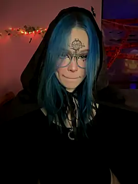 Snapshot of MaddisonHaas chatting on November 2, 12:13 am MaddisonHaas online show from November 2, 12:13 am