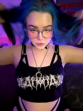 Snapshot of MaddisonHaas chatting on November 22, 12:42 am MaddisonHaas online show from November 22, 12:42 am