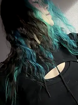 Snapshot of MaddisonHaas chatting on December 1, 11:43 pm MaddisonHaas online show from December 1, 11:43 pm