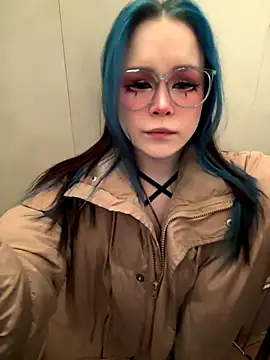 Snapshot of MaddisonHaas chatting on December 15, 12:15 am MaddisonHaas online show from December 15, 12:15 am