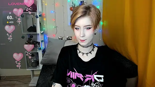 Snapshot of Angel_Jules chatting on December 12, 1:10 am Angel Jules online show from December 12, 1:10 am