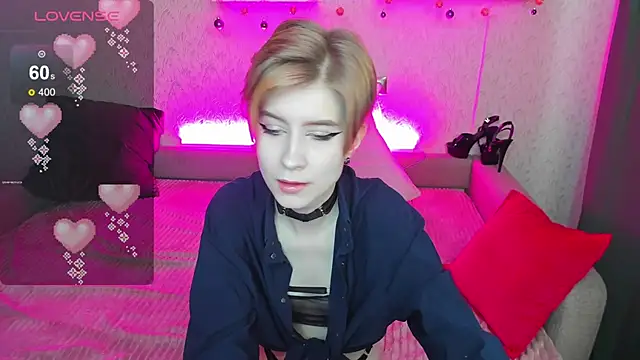 Snapshot of Angel_Jules chatting on December 19, 3:51 am Angel Jules online show from December 19, 3:51 am