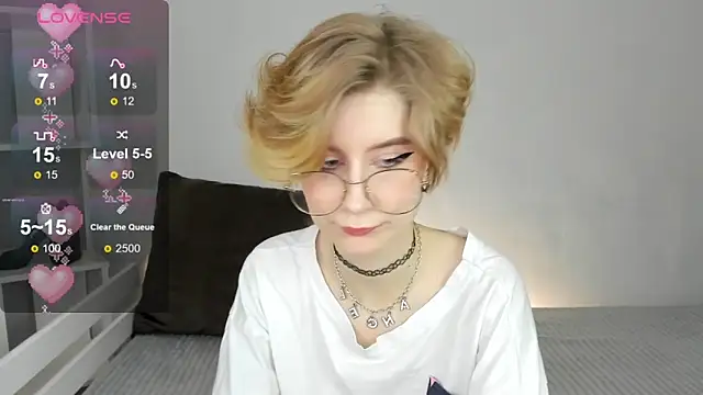 Snapshot of Angel_Jules chatting on February 24, 11:10 am Angel Jules online show from February 24, 11:10 am