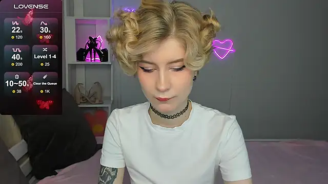 Snapshot of Angel_Jules chatting on October 4, 12:19 am Angel Jules online show from October 4, 12:19 am