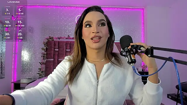 KylieVictoria online show from March 19, 4:36 am