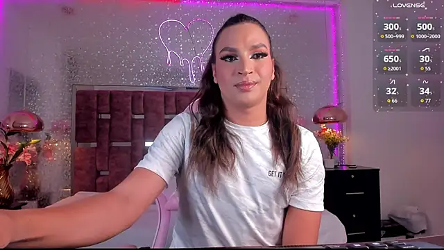 KylieVictoria online show from September 26, 4:27 am