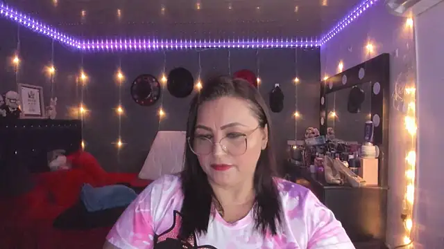 Snapshot of Ivonnee__ chatting on March 7, 3:29 am Ivonnee   online show from March 7, 3:29 am