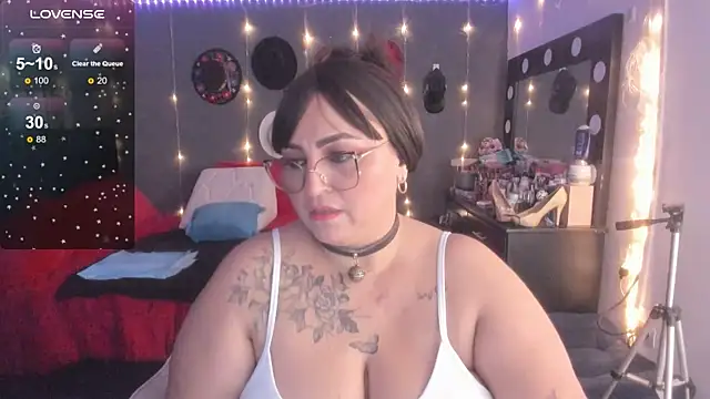 Snapshot of Ivonnee__ chatting on March 12, 3:24 am Ivonnee   online show from March 12, 3:24 am