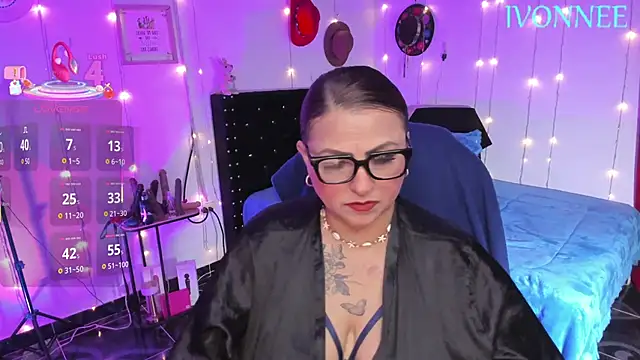 Ivonnee   online show from February 9, 9:35 am