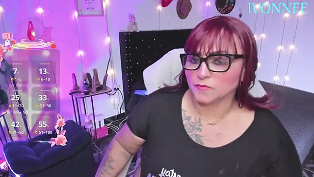 Snapshot of Ivonnee__ chatting on February 24, 3:15 am Ivonnee online show from February 24, 3:15 am