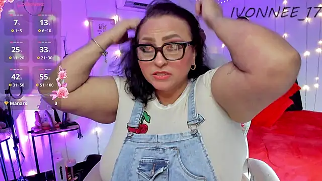 Snapshot of Ivonnee__ chatting on March 22, 12:25 am Ivonnee online show from March 22, 12:25 am
