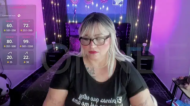Snapshot of Ivonnee__ chatting on July 16, 12:05 am Ivonnee online show from July 16, 12:05 am