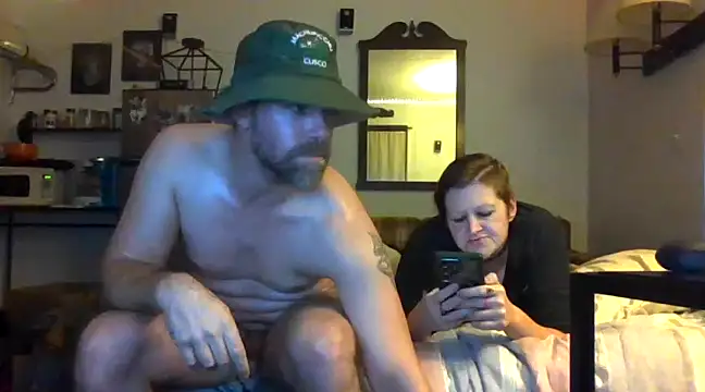 Snapshot of Cooperstone chatting on December 2, 1:25 am Cooperstone online show from December 2, 1:25 am