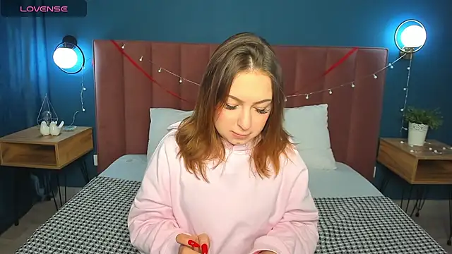 KetrinWhite online show from February 18, 1:10 am