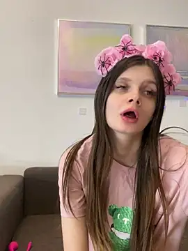 Snapshot of Effi_18 chatting on January 25, 2:04 am Effi 18 online show from January 25, 2:04 am