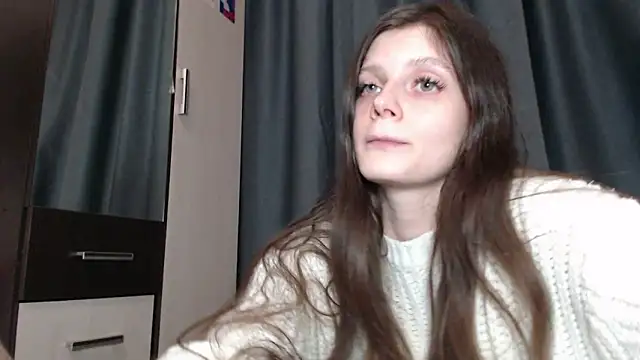 Snapshot of Effi_18 chatting on October 22, 7:24 pm Effi 18 online show from October 22, 7:24 pm