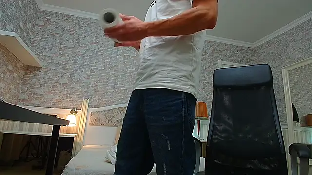 Snapshot of MateoBenjaminX chatting on December 7, 4:58 pm MateoBenjaminX online show from December 7, 4:58 pm