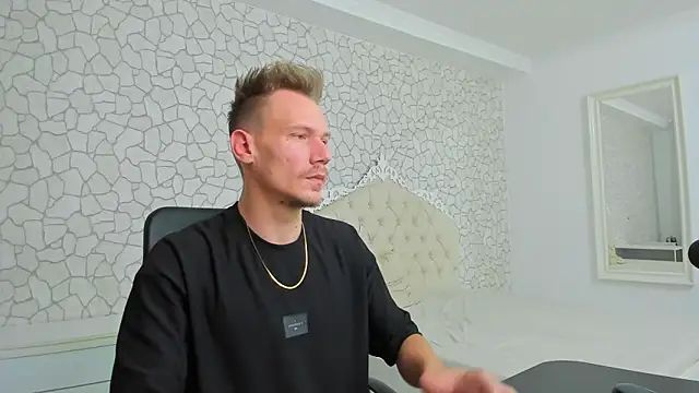 Snapshot of MateoBenjaminX chatting on December 11, 5:37 pm MateoBenjaminX online show from December 11, 5:37 pm