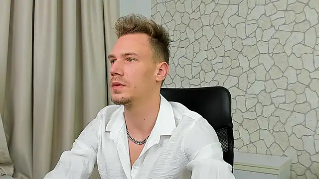 Snapshot of MateoBenjaminX chatting on January 3, 7:29 pm MateoBenjaminX online show from January 3, 7:29 pm