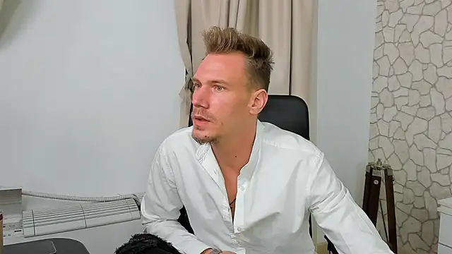 Snapshot of MateoBenjaminX chatting on January 4, 11:48 pm MateoBenjaminX online show from January 4, 11:48 pm