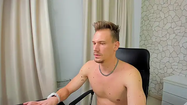 Snapshot of MateoBenjaminX chatting on January 8, 8:50 pm MateoBenjaminX online show from January 8, 8:50 pm