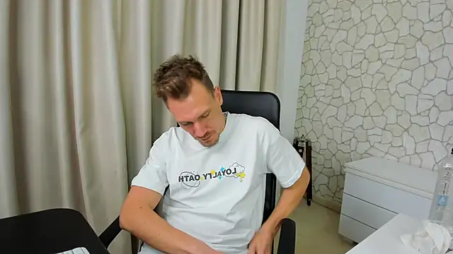 Snapshot of MateoBenjaminX chatting on January 9, 12:25 am MateoBenjaminX online show from January 9, 12:25 am