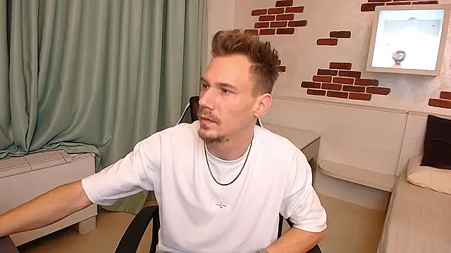 Snapshot of MateoBenjaminX chatting on January 10, 5:24 pm MateoBenjaminX online show from January 10, 5:24 pm