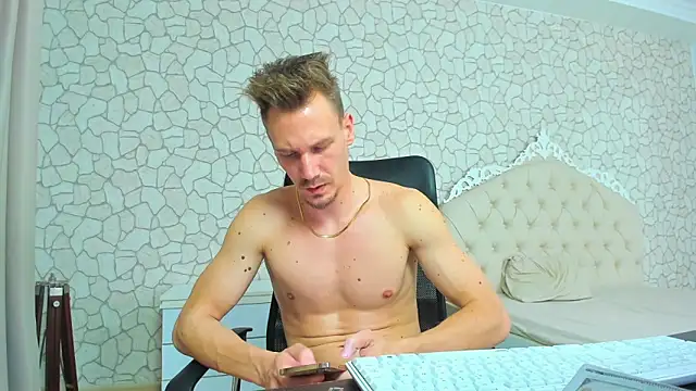 Snapshot of MateoBenjaminX chatting on January 10, 11:29 pm MateoBenjaminX online show from January 10, 11:29 pm