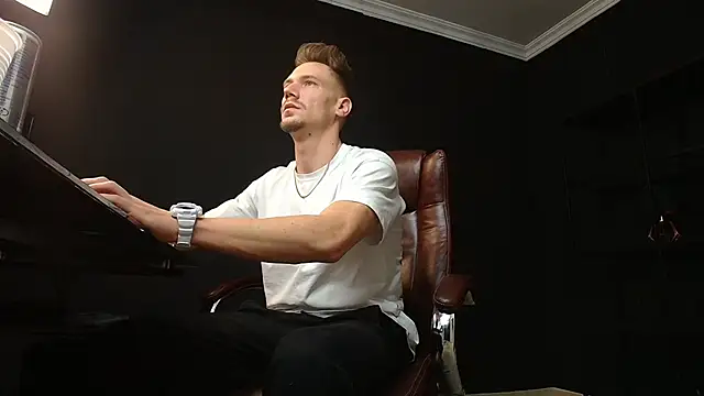 Snapshot of MateoBenjaminX chatting on January 14, 3:57 pm MateoBenjaminX online show from January 14, 3:57 pm