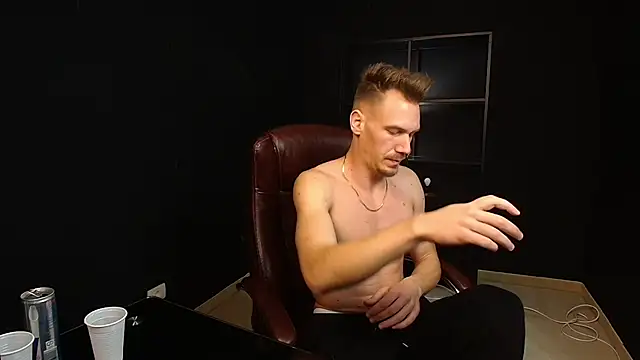 Snapshot of MateoBenjaminX chatting on January 14, 10:12 pm MateoBenjaminX online show from January 14, 10:12 pm