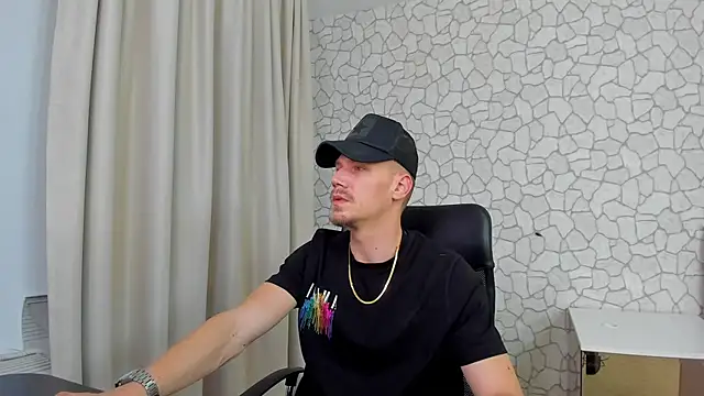 Snapshot of MateoBenjaminX chatting on January 24, 7:28 pm MateoBenjaminX online show from January 24, 7:28 pm