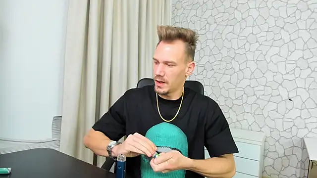 Snapshot of MateoBenjaminX chatting on January 26, 7:20 pm MateoBenjaminX online show from January 26, 7:20 pm