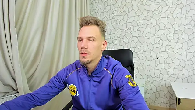 Snapshot of MateoBenjaminX chatting on February 4, 7:55 pm MateoBenjaminX online show from February 4, 7:55 pm