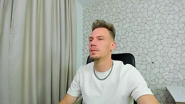 Snapshot of MateoBenjaminX chatting on February 6, 7:18 pm MateoBenjaminX online show from February 6, 7:18 pm