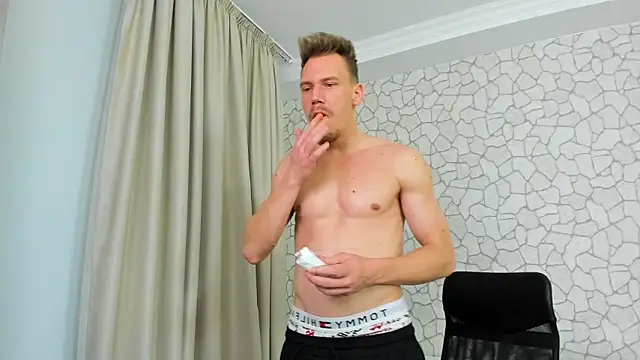 Snapshot of MateoBenjaminX chatting on February 19, 10:09 pm MateoBenjaminX online show from February 19, 10:09 pm