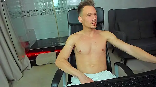 Snapshot of MateoBenjaminX chatting on February 25, 9:57 pm MateoBenjaminX online show from February 25, 9:57 pm