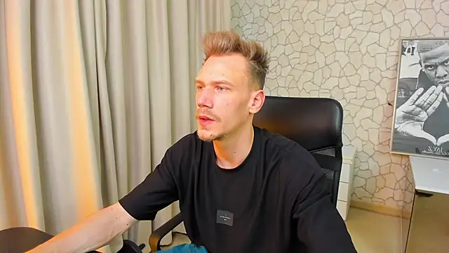 Snapshot of MateoBenjaminX chatting on March 5, 5:08 pm MateoBenjaminX online show from March 5, 5:08 pm