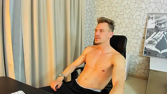 Snapshot of MateoBenjaminX chatting on March 6, 7:10 pm MateoBenjaminX online show from March 6, 7:10 pm