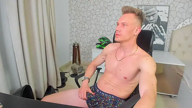 Snapshot of MateoBenjaminX chatting on March 12, 5:38 pm MateoBenjaminX online show from March 12, 5:38 pm