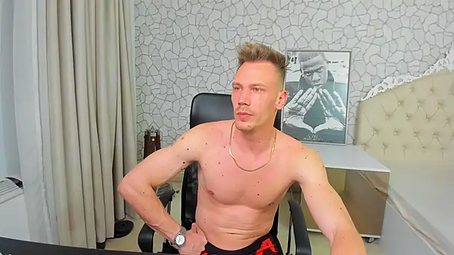 Snapshot of MateoBenjaminX chatting on March 13, 5:39 pm MateoBenjaminX online show from March 13, 5:39 pm