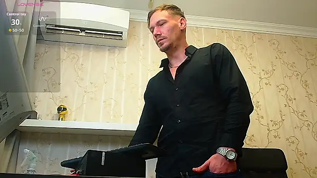 Snapshot of MateoBenjaminX chatting on October 19, 5:19 am MateoBenjaminX online show from October 19, 5:19 am